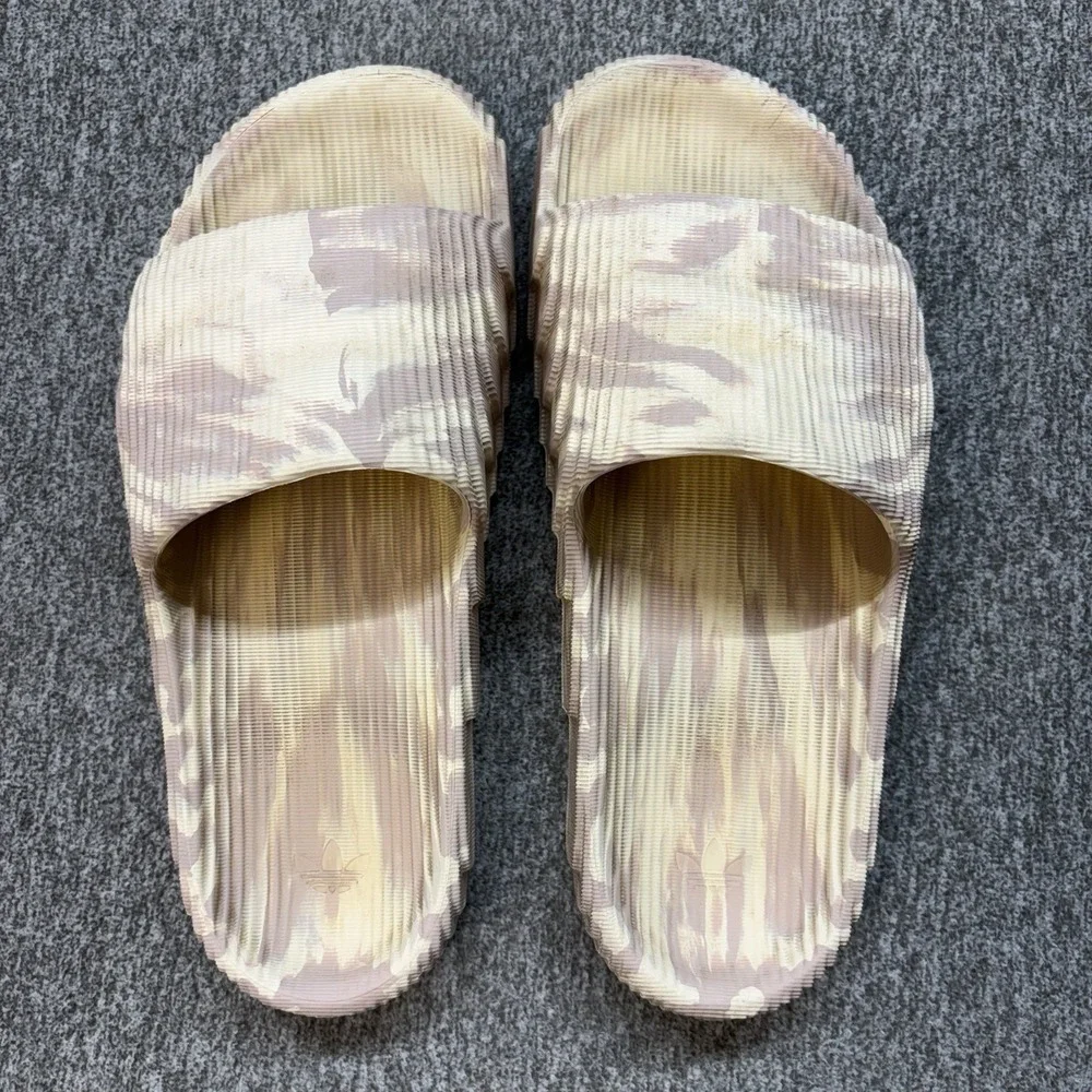 adidas Adilette Men's Beige Slide Sandals US 10 Synthetic Lightweight Slip-On